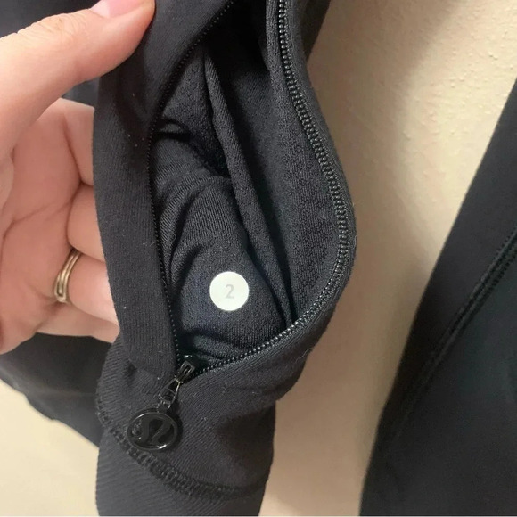 Lululemon Bhakti Yoga Jacket in Black Size 2 - Picture 16 of 16